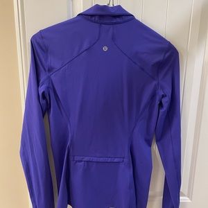 Women’s Lululemon pullover